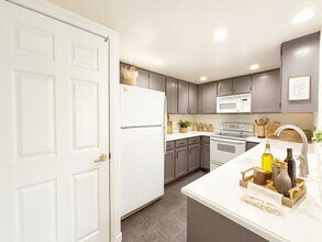 3855 Canyon River Wy in South Salt Lake, UT - Building Photo - Building Photo