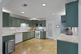 364 Okaloosa Ave in Valparaiso, FL - Foto de edificio - Building Photo