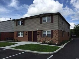 1338 St Adalbert Ave, Unit 3