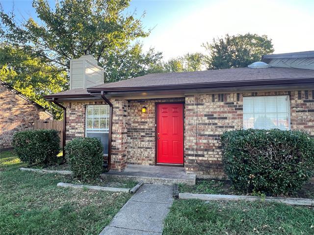 2312 Red River St in Mesquite, TX - Foto de edificio - Building Photo