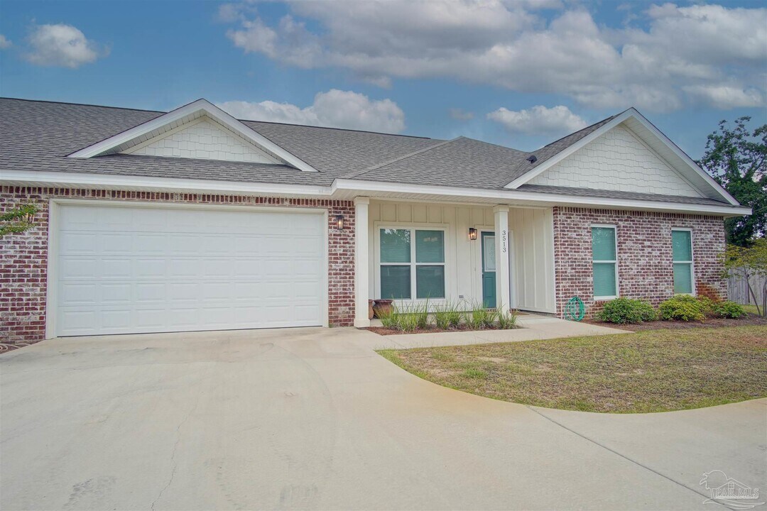 3513 Southwind Dr in Gulf Breeze, FL - Building Photo