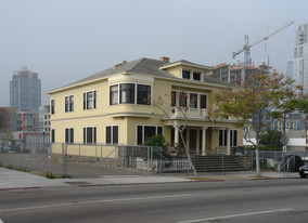 1131-1135 G St Apartments