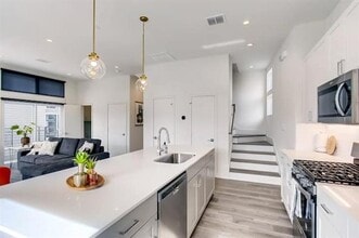 2528 N Fitzhugh Ave in Dallas, TX - Building Photo - Building Photo