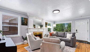 444 N Oakley St in Salt Lake City, UT - Foto de edificio - Building Photo