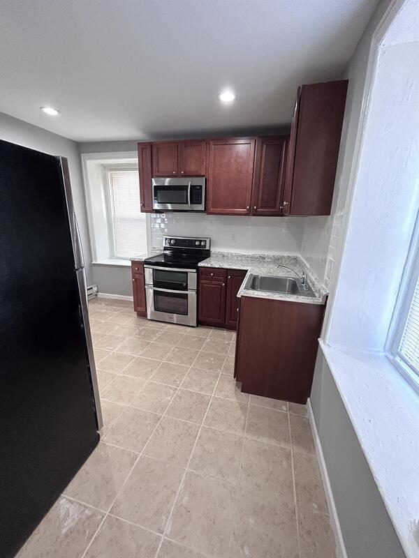 property at 1221 Lindley Ave