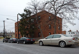 1000 Otis St NE in Washington, DC - Foto de edificio - Building Photo