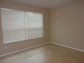 8845 Cypress Hammock Dr in Tampa, FL - Building Photo - Building Photo