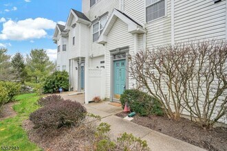 43 Hancock Dr in Morristown, NJ - Building Photo - Building Photo