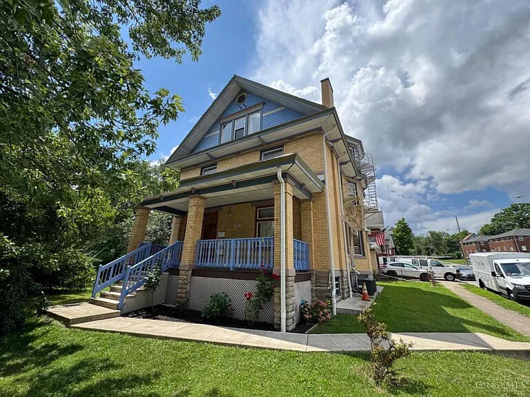 2325 Reading Rd, Unit Apartment 1 in Cincinnati, OH - Foto de edificio