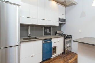 E 11th St in New York, NY - Building Photo - Building Photo