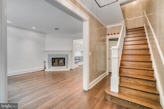 2030 Pierce Mill Rd NW in Washington, DC - Foto de edificio - Building Photo