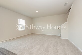 3563 Fellowship Rd in Columbia, TN - Foto de edificio - Building Photo