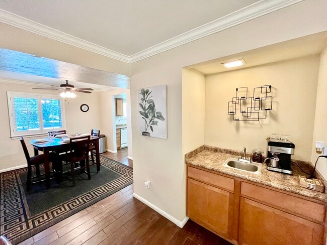 8260 E Arabian Trail in Scottsdale, AZ - Building Photo - Building Photo