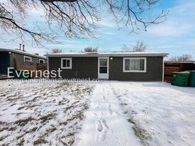 1985 Ingalls St in Lakewood, CO - Building Photo