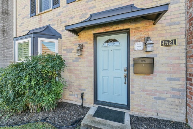 4521 Acacia St in Bellaire, TX - Building Photo - Building Photo