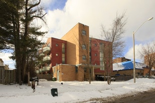 38 Andover Cres Apartments