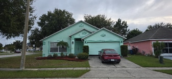 990 Kenbar St in Haines City, FL - Building Photo