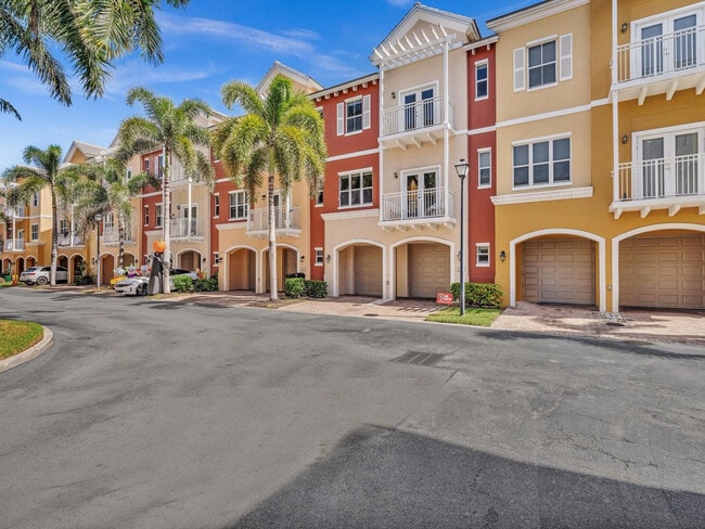 2329 Vintage Dr in Lighthouse Point, FL - Building Photo - Building Photo