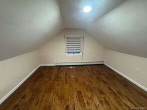 223 Waverly Ave in Medford, NY - Building Photo - Building Photo