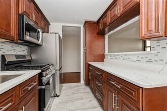 6700 S South Shore Dr in Chicago, IL - Building Photo - Building Photo