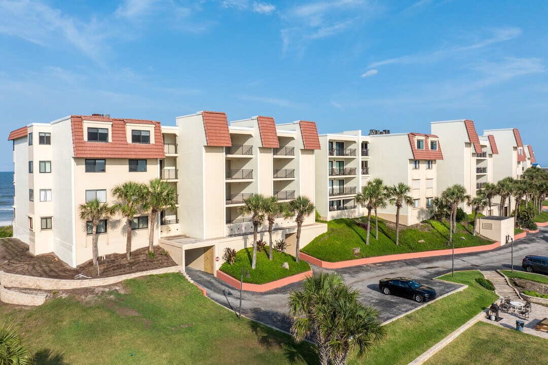 Windjammer Condominiums in St. Augustine, FL - Building Photo