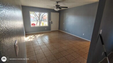 7038 W Fillmore St in Phoenix, AZ - Foto de edificio - Building Photo