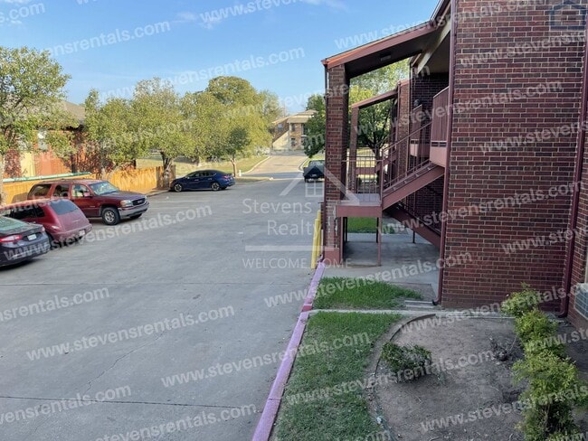 1912 SW D Ave in Lawton, OK - Foto de edificio - Building Photo