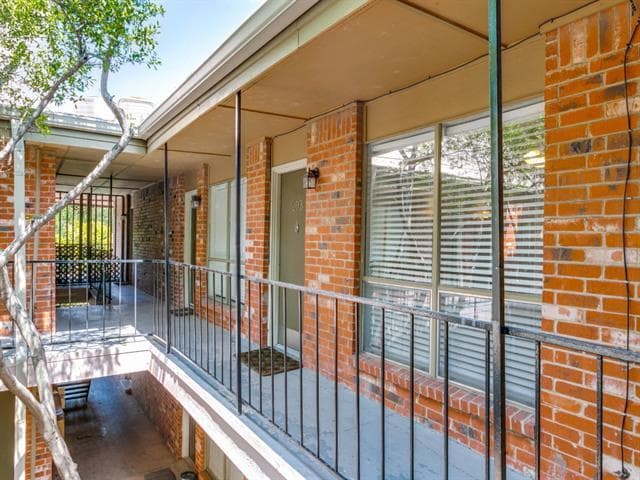 4525 Gilbert Ave in Dallas, TX - Building Photo - Building Photo