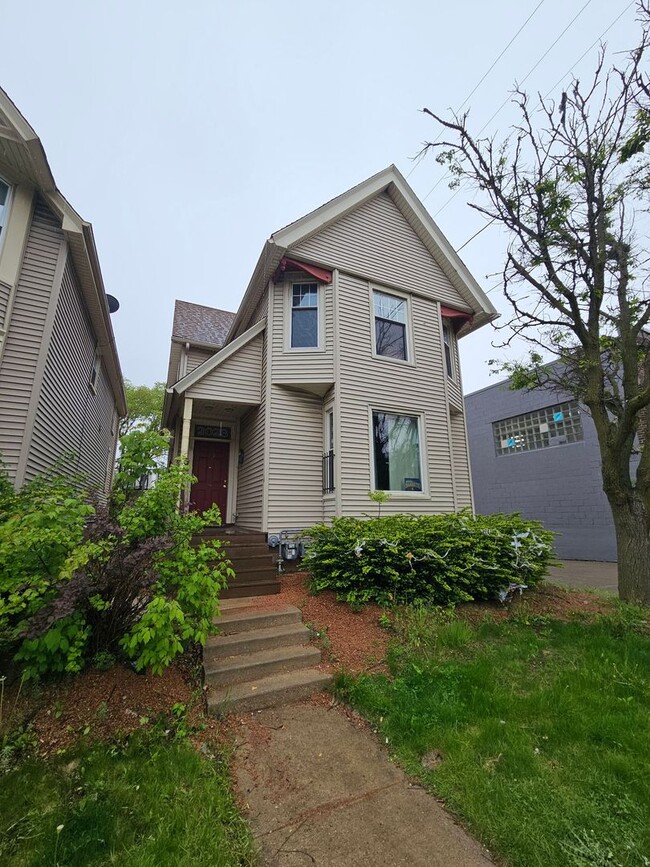property at 2023 W Michigan St