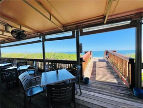 9800 S Ocean Dr in Jensen Beach, FL - Foto de edificio - Building Photo