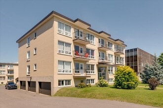 Le Fontainebleau Apartments in Québec, QC - Building Photo - Building Photo