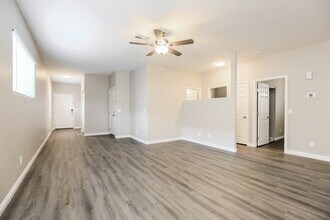 9878 Mackovski Ct, Unit Williams in Las Vegas, NV - Building Photo - Building Photo