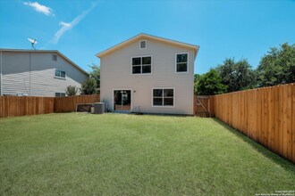 2827 Worbler Pass in San Antonio, TX - Foto de edificio - Building Photo