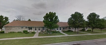 985 Meadow Ln in Kenton, OH - Building Photo - Building Photo
