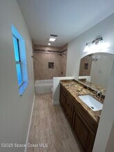 3835 Shady Run Rd in Melbourne, FL - Foto de edificio - Building Photo
