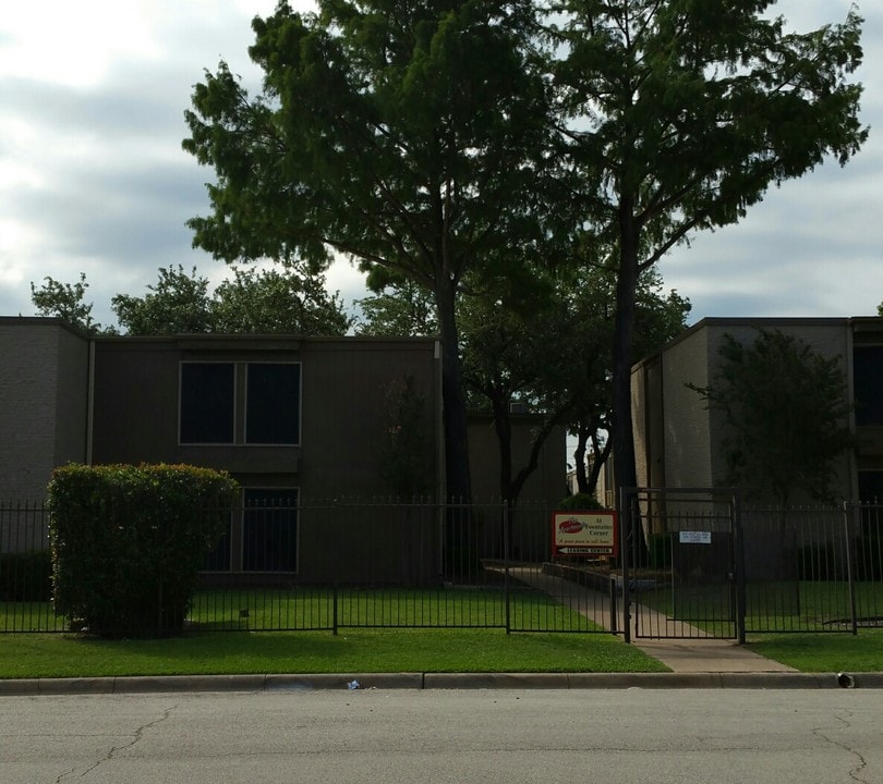 Fountains Garden in Fort Worth, TX - Building Photo