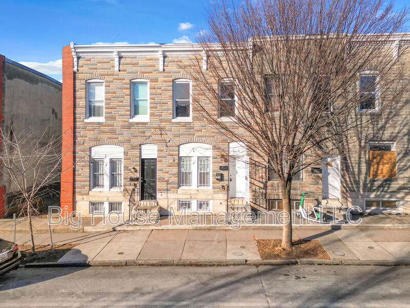 414 N Milton Ave in Baltimore, MD - Building Photo