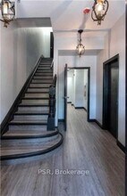 205 Gerrard St E in Toronto, ON - Building Photo - Building Photo