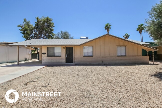8435 W Heatherbrae Dr in Phoenix, AZ - Building Photo - Building Photo