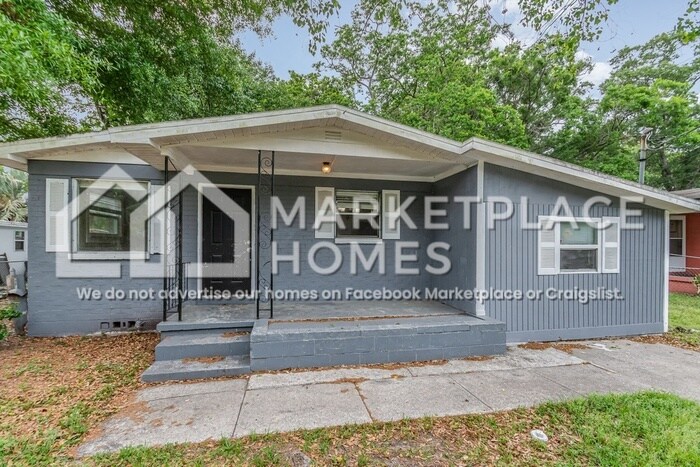 4438 Melvin Cir W in Jacksonville, FL - Foto de edificio