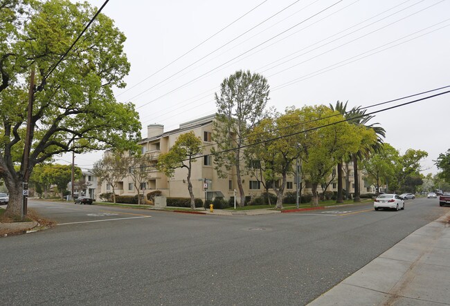 400 W California Ave in Glendale, CA - Building Photo - Building Photo