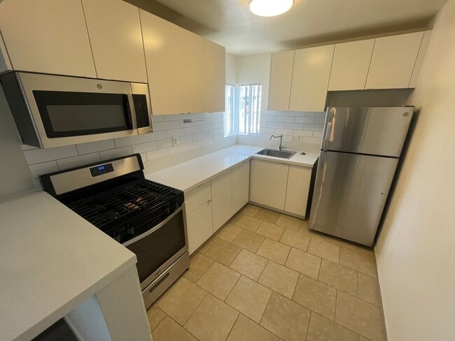 729 Ensenada Ct in San Diego, CA - Foto de edificio - Building Photo