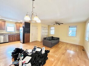 164 Boylston St, Unit 1 in Boston, MA - Building Photo - Building Photo