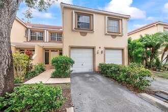 9664 Royal Palm Blvd in Coral Springs, FL - Building Photo - Building Photo