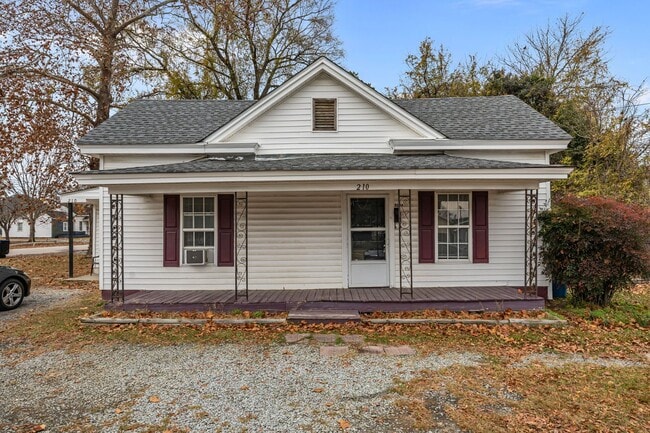 210 S Elm Ave in Dunn, NC - Building Photo - Building Photo