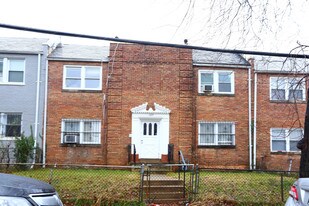 1229 Raum St NE in Washington, DC - Building Photo