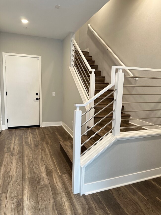 133 Cessna Ln in Los Angeles, CA - Building Photo - Building Photo