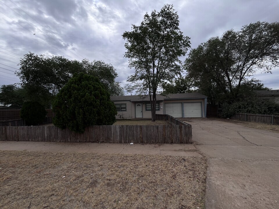 5507 45th St in Lubbock, TX - Building Photo