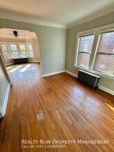 2976 S Moreland Blvd in Cleveland, OH - Foto de edificio - Building Photo