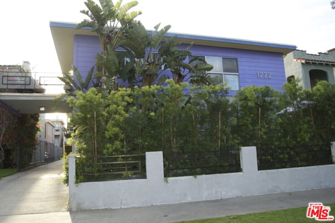 1222 Orange Grv Ave in Los Angeles, CA - Building Photo